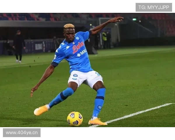 奥斯梅恩在尼日利亚国家队地位稳固，近期表现稳健备受期待