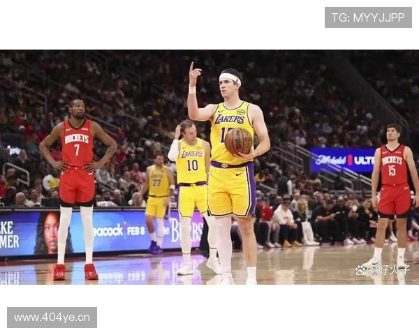 奥斯汀·里夫斯无球移动创造投篮空间提升队内三分效率